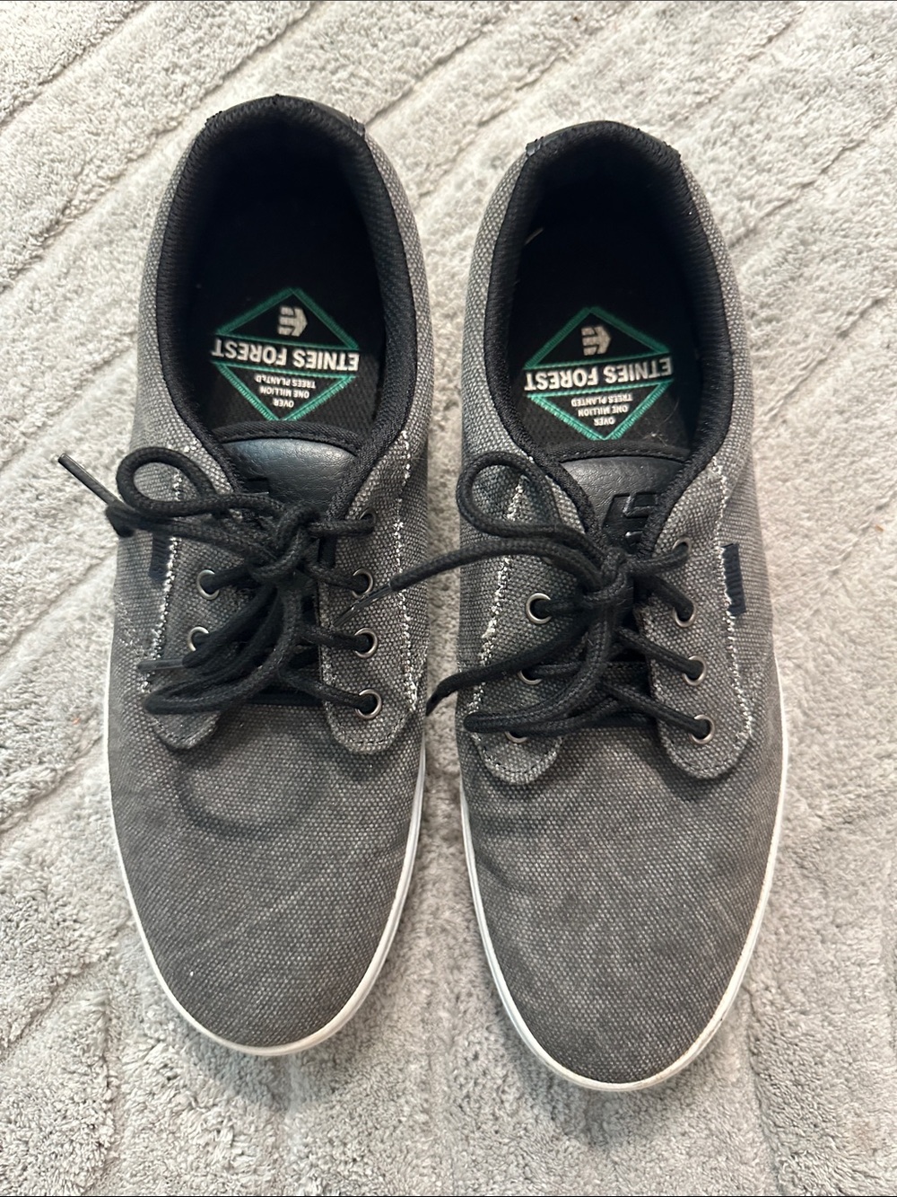 Etnies Men's Charcoal Black Canvas Lace-Up Sneakers